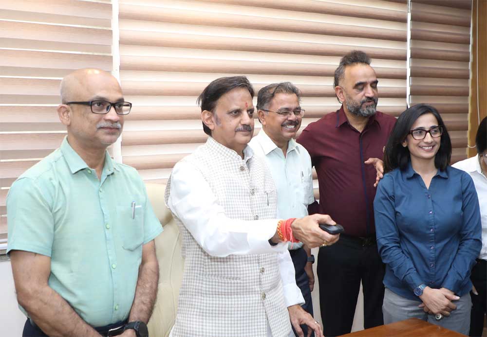 उप मुख्यमंत्री शुक्ल ने “एयर एम्बुलेंस एमपी” पोर्टल एवं मोबाइल ऐप का किया शुभारंभ उप मुख्यमंत्री शुक्ल ने “एयर एम्बुलेंस एमपी” पोर्टल एवं मोबाइल ऐप का किया शुभारंभ