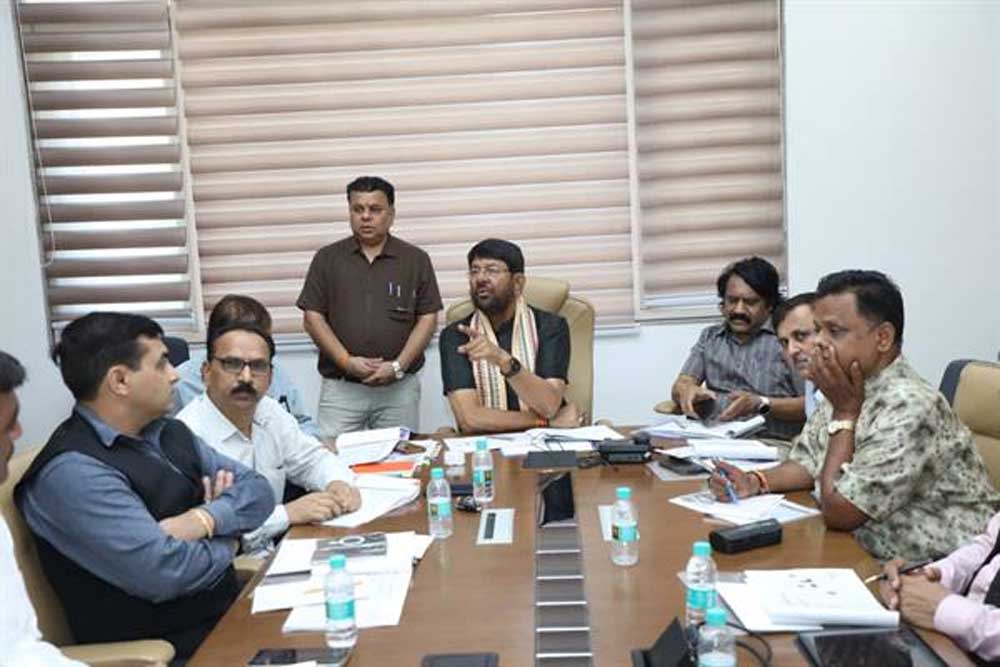 हर गौशाला में न्यूनतम पाँच हजार गौवंश का होगा पालन, 30 प्रतिशत रखे जाएंगे दुधारू नस्ल के गौवंश हर गौशाला में न्यूनतम पाँच हजार गौवंश का होगा पालन, 30 प्रतिशत रखे जाएंगे दुधारू नस्ल के गौवंश