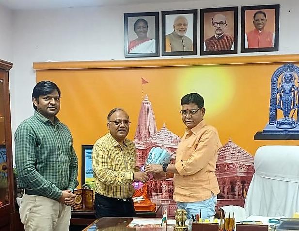​उच्च शिक्षा मंत्री से मिले कुलपति प्रो. दयाल,विश्वविद्यालय के गुणात्मक विकास और समस्याओं पर हुई चर्चा