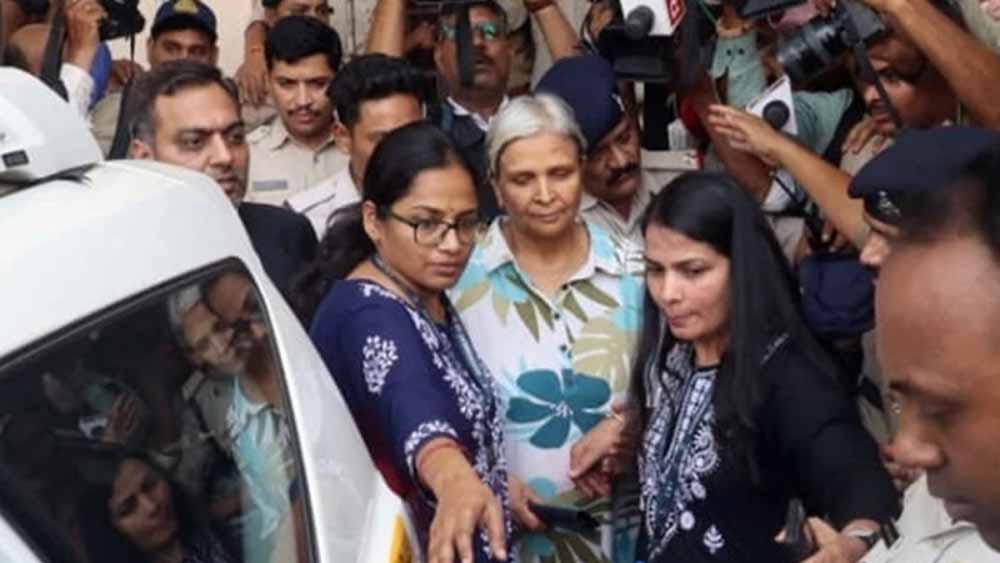 CBI की सख्त पूछताछ में घिरीं पूर्व जज गिरिबाला सिंह, चोट के निशानों पर नहीं दिया जवाब CBI की सख्त पूछताछ में घिरीं पूर्व जज गिरिबाला सिंह, चोट के निशानों पर नहीं दिया जवाब