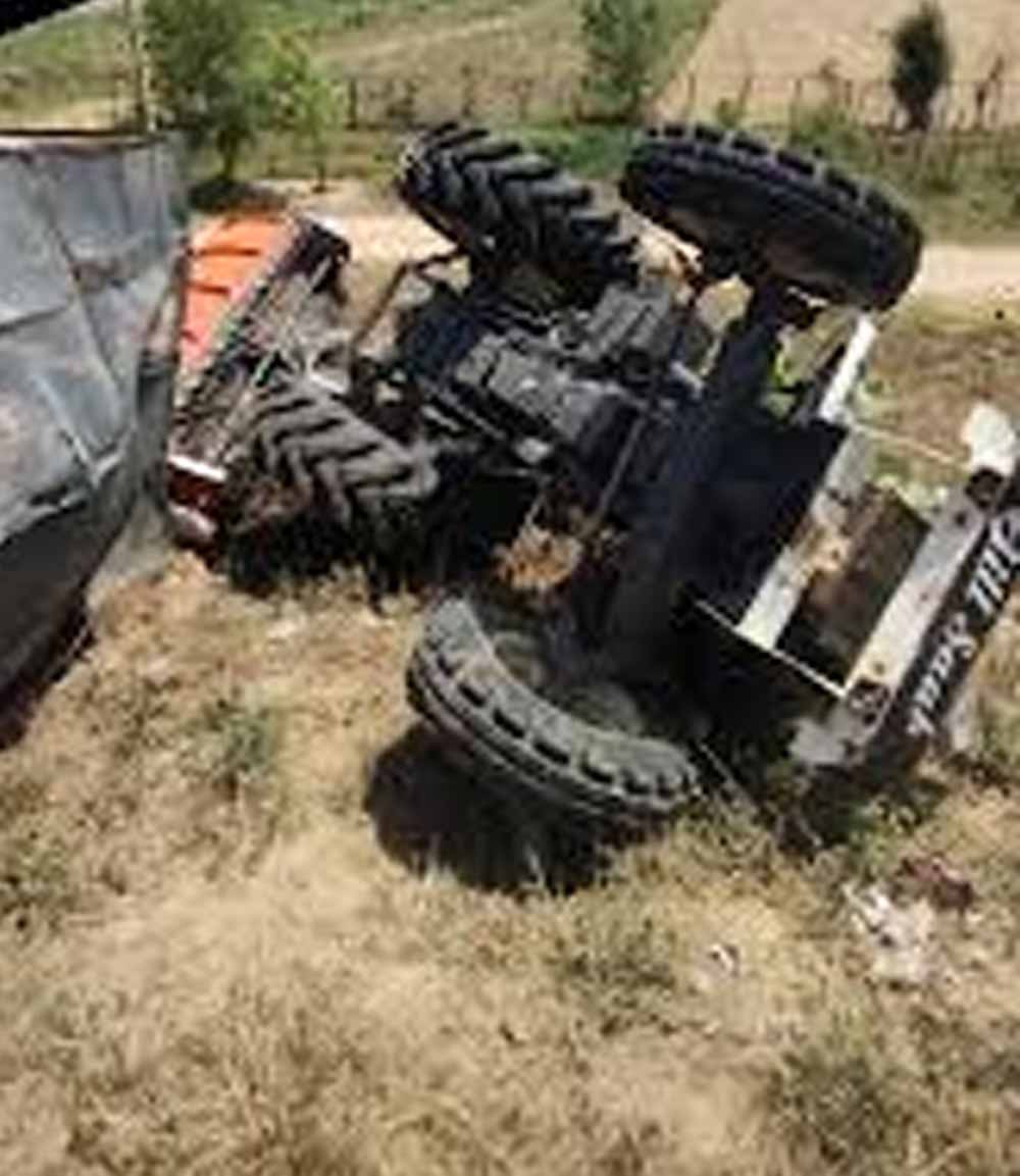 गोसलपुर हाईवे पर भीषण टक्कर: ट्रैक्टर-बस भिड़ंत में 39 लोग घायल गोसलपुर हाईवे पर भीषण टक्कर: ट्रैक्टर-बस भिड़ंत में 39 लोग घायल