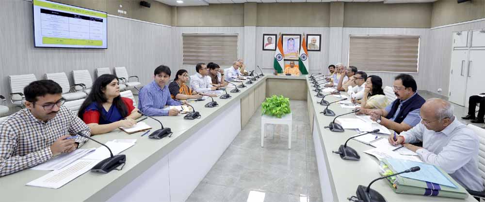 हर जनपद में हो निवेश, जनपदों की पर कैपिटा इनकम बढ़ाने पर भी ध्यान केंद्रित करें- मुख्यमंत्री हर जनपद में हो निवेश, जनपदों की पर कैपिटा इनकम बढ़ाने पर भी ध्यान केंद्रित करें- मुख्यमंत्री