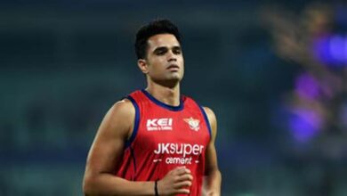 Arjun Tendulkar पर लगी बंपर बोली, बेस प्राइस से 400% ज्यादा में खरीदे गए Arjun Tendulkar पर लगी बंपर बोली, बेस प्राइस से 400% ज्यादा में खरीदे गए