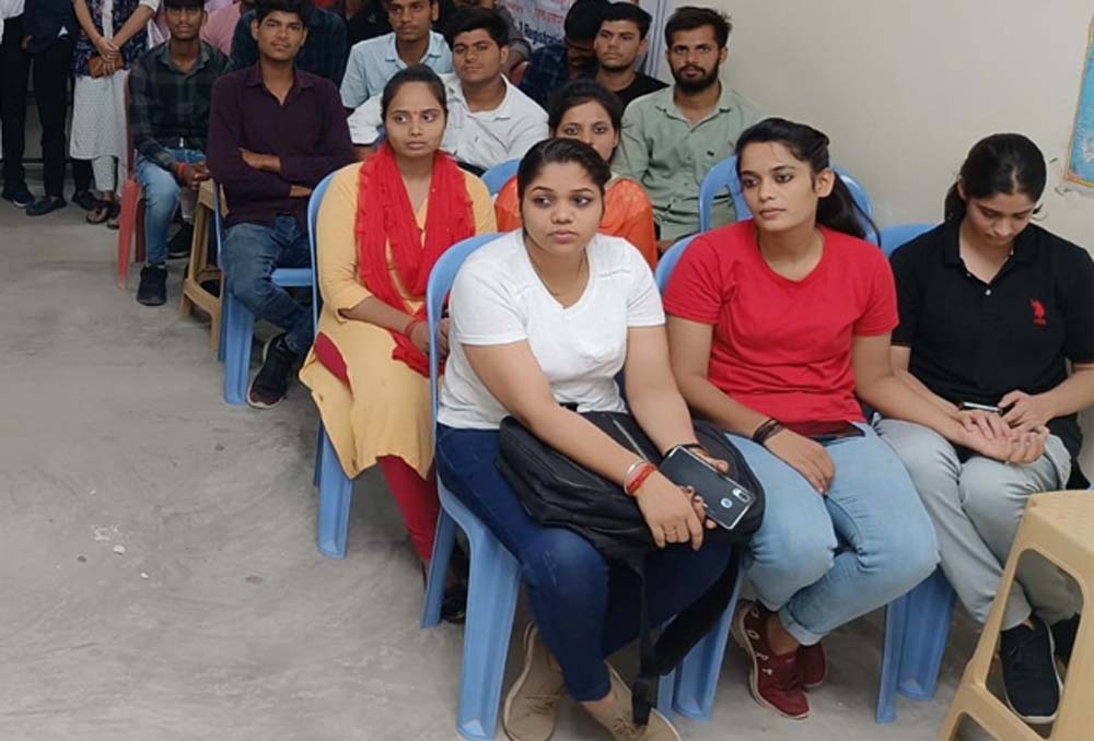 छतरपुर के 289 युवाओं को बड़ी कंपनियों में मौका, सागर संभाग में इंटर्नशिप का बढ़ता ट्रेंड छतरपुर के 289 युवाओं को बड़ी कंपनियों में मौका, सागर संभाग में इंटर्नशिप का बढ़ता ट्रेंड
