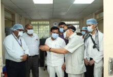 उप मुख्यमंत्री  देवड़ा इंदौर में देवास अग्निकांड के घायलों से मिले चिकित्सकों को दिये बेहतर उपचार के निर्देश