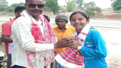 छत्तीसगढ़ की सबसे ऊंची चोटी पर 11 वर्षीय ग्रिहिता का परचम, दिया ‘बेटी बचाओ-बेटी पढ़ाओ’ का संदेश