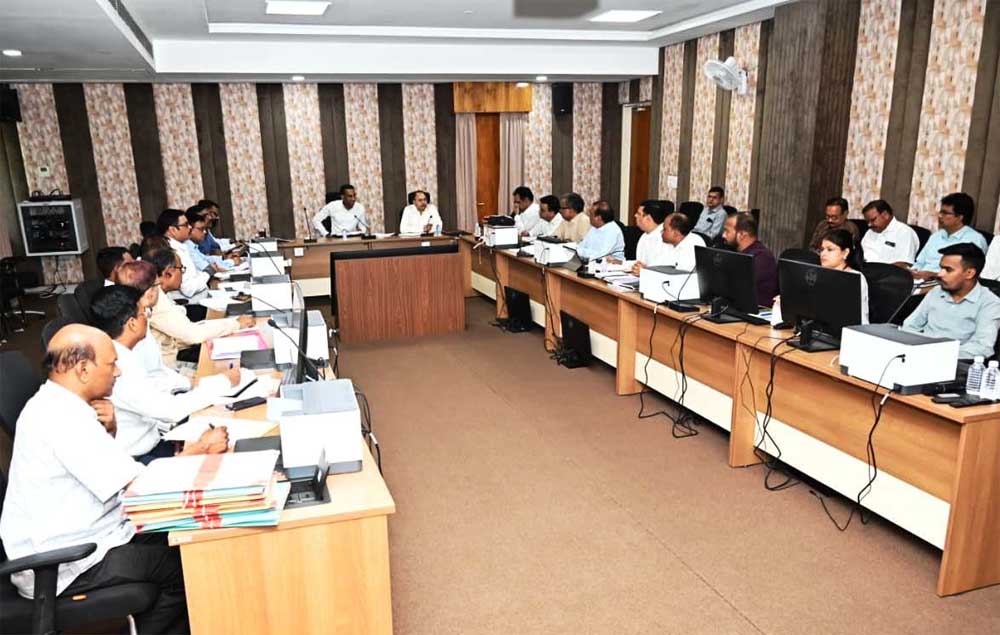 ‘नगरीय निकाय से समन्वय कर शहर के बीच बनने वाली सड़कों में निर्माण के दौरान ही करें नाली, अंडरग्राउंड केबल, पाइपलाइन के लिए प्रावधान’ ‘नगरीय निकाय से समन्वय कर शहर के बीच बनने वाली सड़कों में निर्माण के दौरान ही करें नाली, अंडरग्राउंड केबल, पाइपलाइन के लिए प्रावधान’