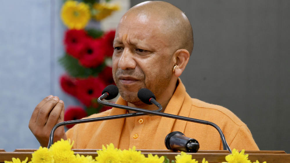 मुख्यमंत्री ने विभिन्न योजनाओं के लाभार्थियों को किया सम्मानित मुख्यमंत्री ने विभिन्न योजनाओं के लाभार्थियों को किया सम्मानित