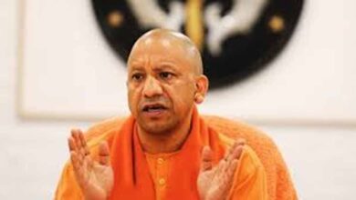 अपराध पर CM योगी सख्त: 8 जिलों के अफसरों को फटकार, कहा- जिला नहीं संभल रहा तो बता दें