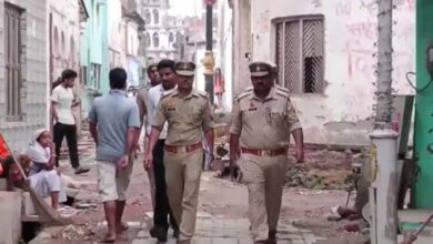 अयोध्या राम मंदिर चढ़ावा चोरी केस: आरोपियों के घरों पर पुलिस की छापेमारी, ₹79.85 लाख बरामद अयोध्या राम मंदिर चढ़ावा चोरी केस: आरोपियों के घरों पर पुलिस की छापेमारी, ₹79.85 लाख बरामद