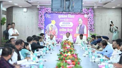 शासकीय योजनाओं का लाभ हर पात्र परिवार तक पहुंचे, प्रशासन संवेदनशीलता और जवाबदेही के साथ करे कार्य : मुख्यमंत्री विष्णुदेव साय शासकीय योजनाओं का लाभ हर पात्र परिवार तक पहुंचे, प्रशासन संवेदनशीलता और जवाबदेही के साथ करे कार्य : मुख्यमंत्री विष्णुदेव साय