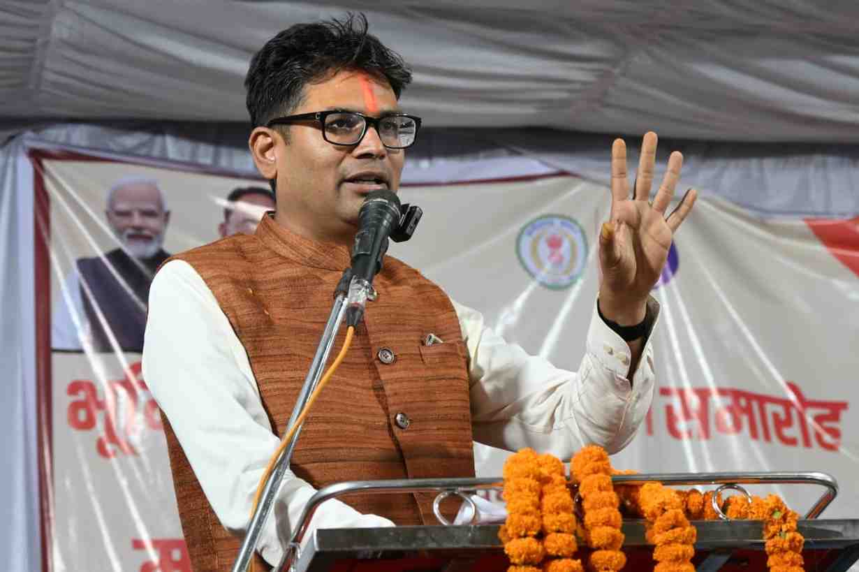 जन्मदिवस की पूर्व संध्या पर मिले स्नेह और शुभकामनाओं के लिए वित्त मंत्री ओ.पी. चौधरी ने जताया आभार जन्मदिवस की पूर्व संध्या पर मिले स्नेह और शुभकामनाओं के लिए वित्त मंत्री ओ.पी. चौधरी ने जताया आभार
