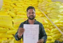 खरीफ सीजन में किसानों को समय पर मिल रही खाद, सखौली के किसान कमलेश ने जताया संतोष