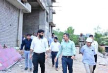 निर्माणाधीन जगदेव राम उरांव कल्याण आश्रम चिकित्सालय का प्रभारी सचिव अंकित आनंद ने किया निरीक्षण
