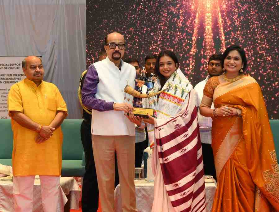 फिल्में समाज को संदेश देने का सशक्त माध्यम- राज्यपाल डेका फिल्में समाज को संदेश देने का सशक्त माध्यम- राज्यपाल डेका