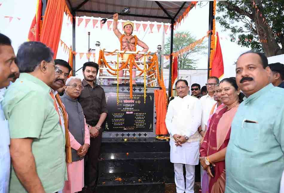 धरती आबा भगवान बिरसा मुंडा का जीवन जल, जंगल और जमीन की रक्षा के संघर्ष की अमर गाथा : मुख्यमंत्री विष्णुदेव साय धरती आबा भगवान बिरसा मुंडा का जीवन जल, जंगल और जमीन की रक्षा के संघर्ष की अमर गाथा : मुख्यमंत्री विष्णुदेव साय