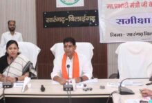 ‘अधिकारी-कर्मचारी जिम्मेदारी से काम करें, हर जरूरतमंद तक पहुँचे सरकारी योजनाएँ’ – मंत्री टंक राम वर्मा