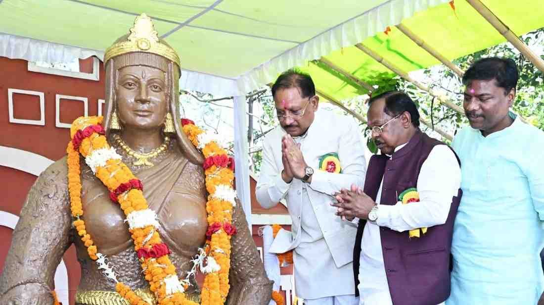 वीरांगना रानी दुर्गावती का शौर्य और बलिदान राष्ट्र की प्रेरणा का अमर स्रोत : मुख्यमंत्री विष्णुदेव साय वीरांगना रानी दुर्गावती का शौर्य और बलिदान राष्ट्र की प्रेरणा का अमर स्रोत : मुख्यमंत्री विष्णुदेव साय