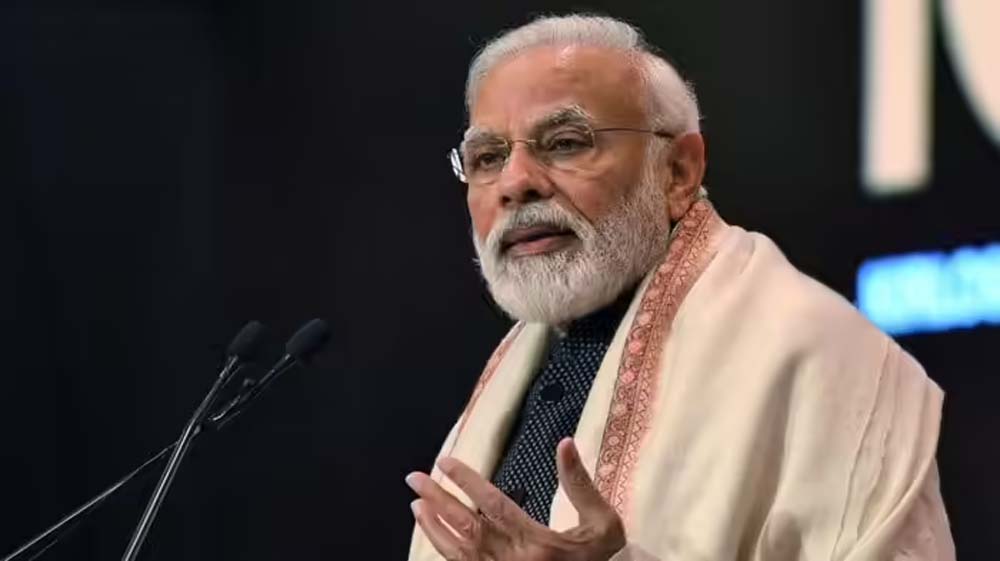 NEET परीक्षा के बीच PM मोदी का संवेदनशील फैसला, एयरपोर्ट पर किया इंतजार
