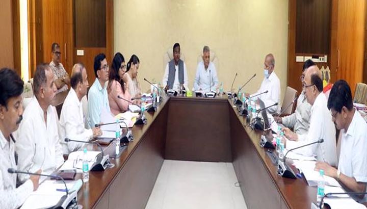 आयुर्वेद और योग को जन-जन तक पहुँचाकर स्वस्थ समाज का निर्माण करें: आयुष मंत्री परमार आयुर्वेद और योग को जन-जन तक पहुँचाकर स्वस्थ समाज का निर्माण करें: आयुष मंत्री परमार
