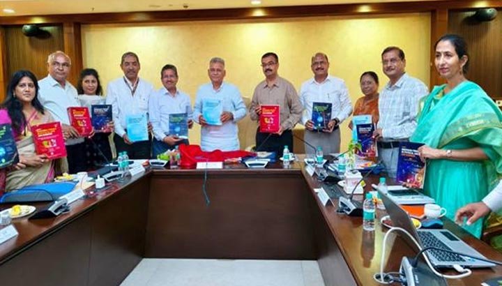 विद्यार्थियों को वैश्विक अवसरों के अनुरूप तैयार करने की दिशा में कार्य करें : मंत्री परमार विद्यार्थियों को वैश्विक अवसरों के अनुरूप तैयार करने की दिशा में कार्य करें : मंत्री परमार