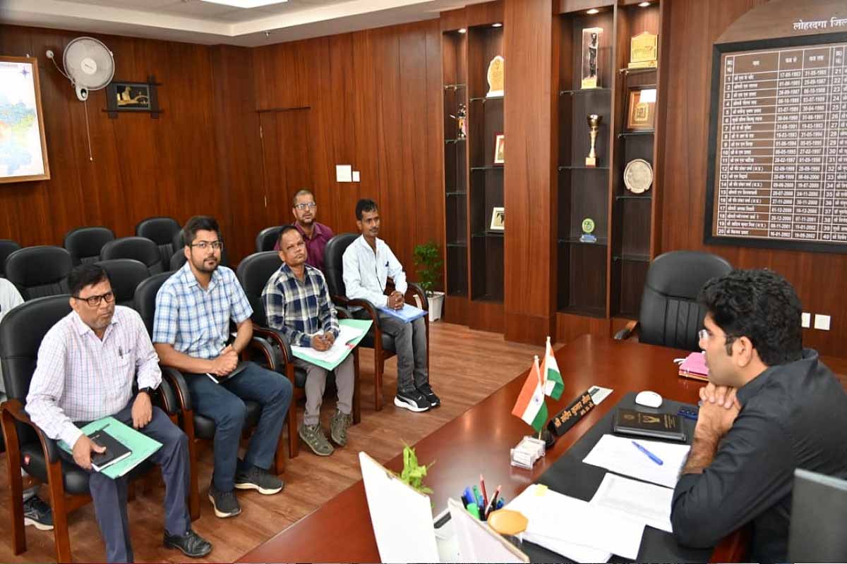 लोहरदगा के हर गांव तक पहुंचेगी बिजली, जुलाई तक पूरा होगा विद्युतीकरण लोहरदगा के हर गांव तक पहुंचेगी बिजली, जुलाई तक पूरा होगा विद्युतीकरण