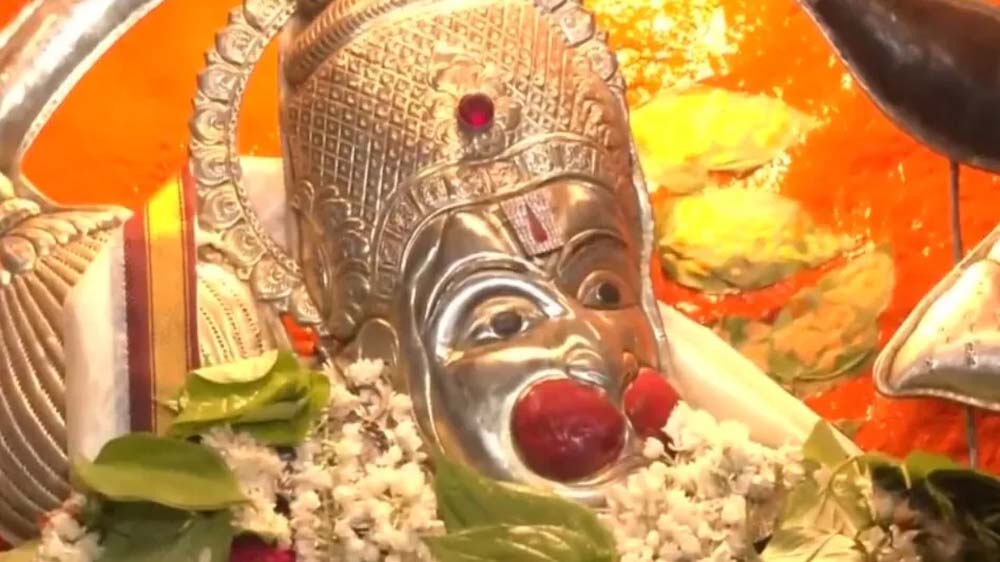 रात में हनुमान जी की पूजा क्यों मानी जाती है सबसे फलदायी? जानिए धार्मिक मान्यता रात में हनुमान जी की पूजा क्यों मानी जाती है सबसे फलदायी? जानिए धार्मिक मान्यता