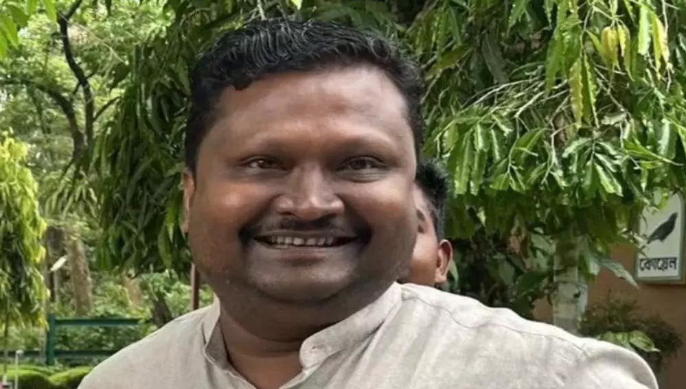 TMC को बड़ा झटका! राज्यसभा सांसद प्रकाश चिक बराइक ने दिया इस्तीफा, बढ़ी ममता की मुश्किलें TMC को बड़ा झटका! राज्यसभा सांसद प्रकाश चिक बराइक ने दिया इस्तीफा, बढ़ी ममता की मुश्किलें