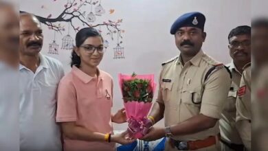 छिंदवाड़ा की बेटी प्रिया मालवीय बनीं फ्लाइंग ऑफिसर, मेहनत और हौसले की सुनाई प्रेरक कहानी छिंदवाड़ा की बेटी प्रिया मालवीय बनीं फ्लाइंग ऑफिसर, मेहनत और हौसले की सुनाई प्रेरक कहानी