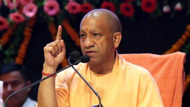 मुख्यमंत्री ने विभिन्न योजनाओं के लाभार्थियों को दिया स्वीकृति पत्र, चेक व चाबी मुख्यमंत्री ने विभिन्न योजनाओं के लाभार्थियों को दिया स्वीकृति पत्र, चेक व चाबी