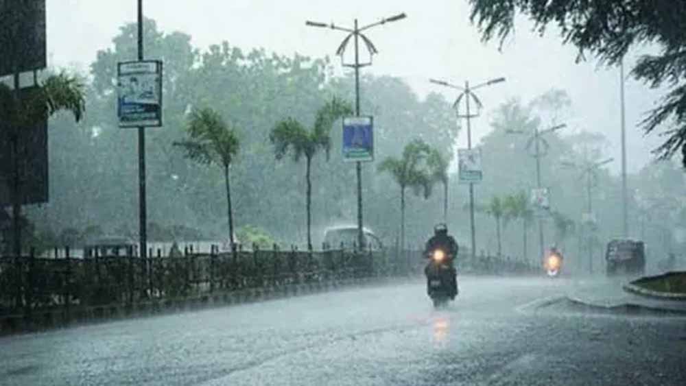 मध्य प्रदेश में मौसम का बदला मिजाज, 40 जिलों में बारिश और तेज हवाओं का अलर्ट मध्य प्रदेश में मौसम का बदला मिजाज, 40 जिलों में बारिश और तेज हवाओं का अलर्ट