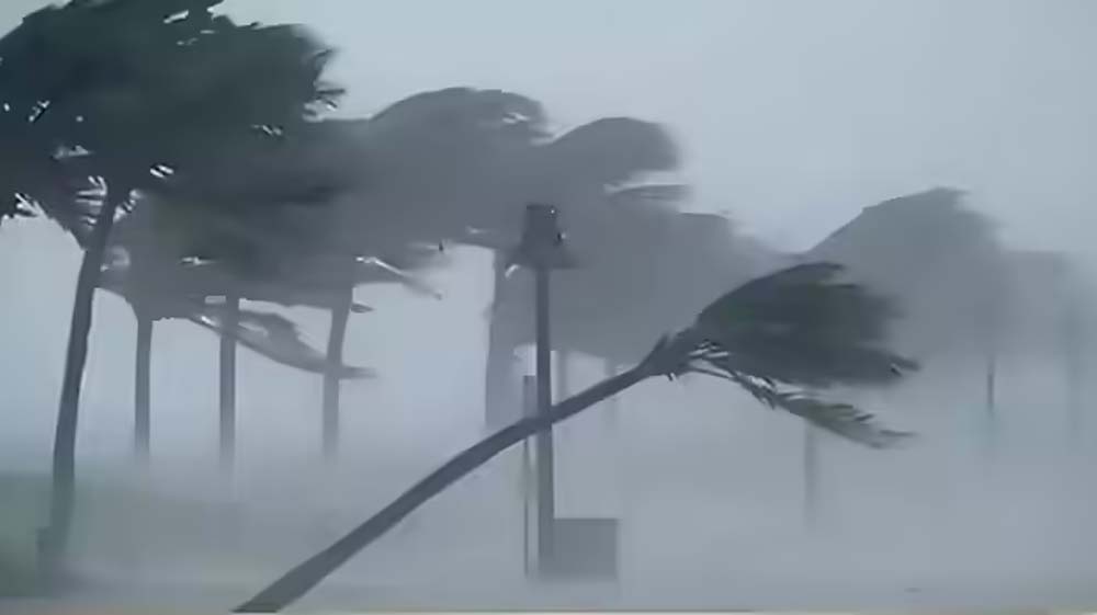 IMD का अलर्ट: 17 राज्यों में आंधी-बारिश का खतरा, 70 किमी/घंटा तक चलेंगी तेज हवाएं IMD का अलर्ट: 17 राज्यों में आंधी-बारिश का खतरा, 70 किमी/घंटा तक चलेंगी तेज हवाएं