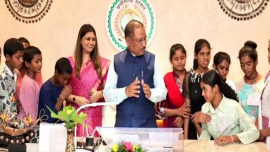 मुख्यमंत्री साय ने बच्चों से मन लगाकर पढ़ाई करने का किया आह्वान : शिक्षा को बताया उज्ज्वल भविष्य और सफलता का आधार मुख्यमंत्री साय ने बच्चों से मन लगाकर पढ़ाई करने का किया आह्वान : शिक्षा को बताया उज्ज्वल भविष्य और सफलता का आधार