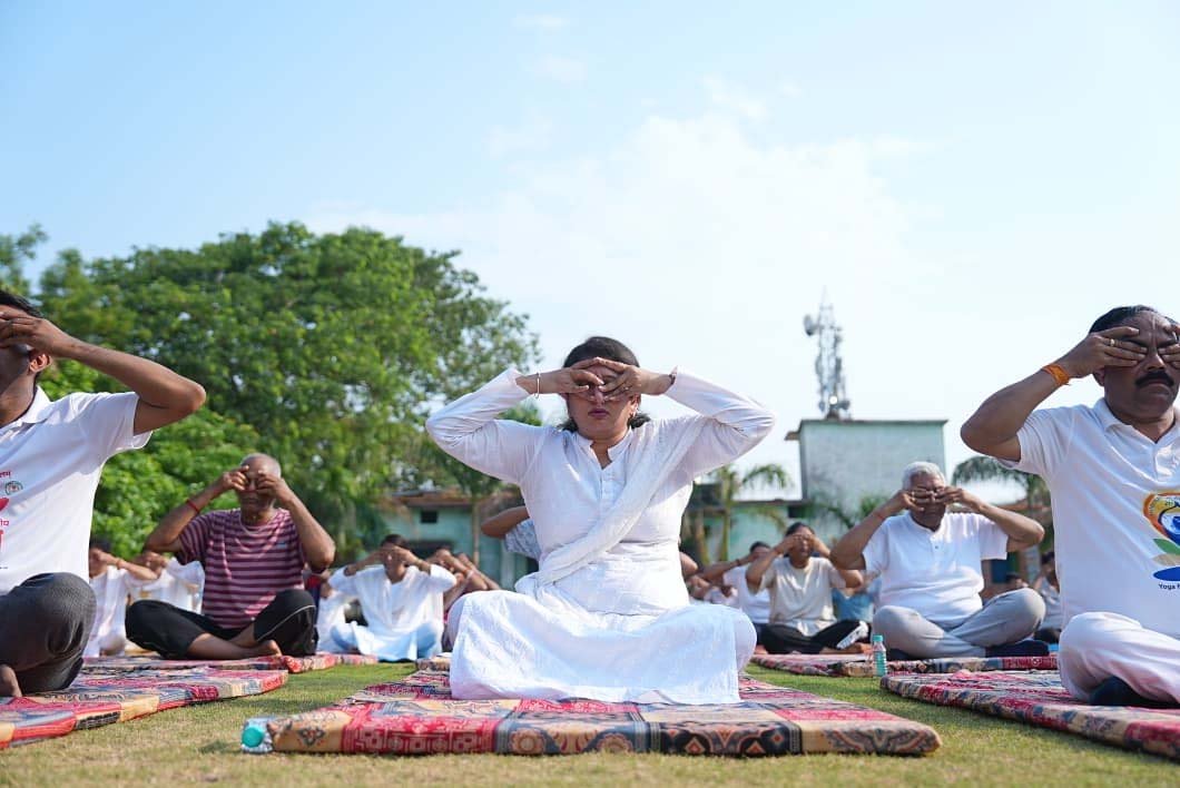छत्तीसगढ़ में योग दिवस समारोह, योग को जीवन का हिस्सा बनाने का दिया आह्वान छत्तीसगढ़ में योग दिवस समारोह, योग को जीवन का हिस्सा बनाने का दिया आह्वान