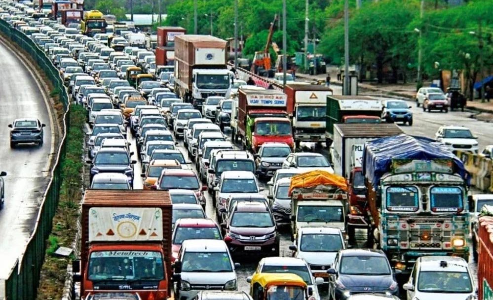 भोपाल बना ‘वर्क इन प्रोग्रेस’ सिटी! 15 KM तक मेट्रो-फ्लाइओवर निर्माण, सड़कों पर रेंग रहे वाहन भोपाल बना ‘वर्क इन प्रोग्रेस’ सिटी! 15 KM तक मेट्रो-फ्लाइओवर निर्माण, सड़कों पर रेंग रहे वाहन
