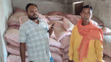 जशपुर में किसानों को खाद-बीज की पर्याप्त उपलब्धता, प्रशासन की कड़ी निगरानी से कालाबाजारी पर रोक