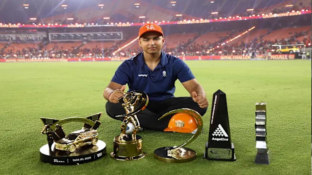 15 साल के वैभव सूर्यवंशी ने IPL 2026 में मचाया तूफान, 776 रन और 72 छक्कों से हिला दिए रिकॉर्ड बुक्स 15 साल के वैभव सूर्यवंशी ने IPL 2026 में मचाया तूफान, 776 रन और 72 छक्कों से हिला दिए रिकॉर्ड बुक्स