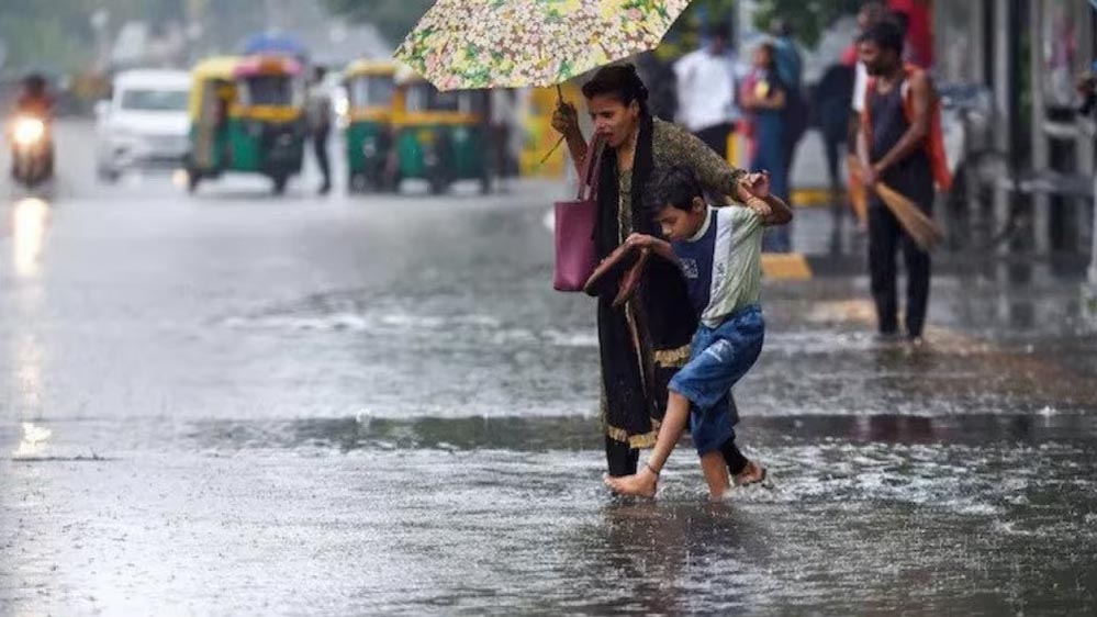 Rain Alert: भीषण गर्मी के बीच इन 7 राज्यों में अगले 7 दिन होगी मूसलाधार बारिश, IMD ने जारी किया अलर्ट Rain Alert: भीषण गर्मी के बीच इन 7 राज्यों में अगले 7 दिन होगी मूसलाधार बारिश, IMD ने जारी किया अलर्ट