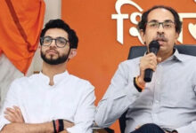 आदित्य के लिए ‘कुर्बानी’ देने वाला नेता भी बागी, उद्धव ठाकरे के सामने गहराया अस्तित्व का संकट आदित्य के लिए ‘कुर्बानी’ देने वाला नेता भी बागी, उद्धव ठाकरे के सामने गहराया अस्तित्व का संकट