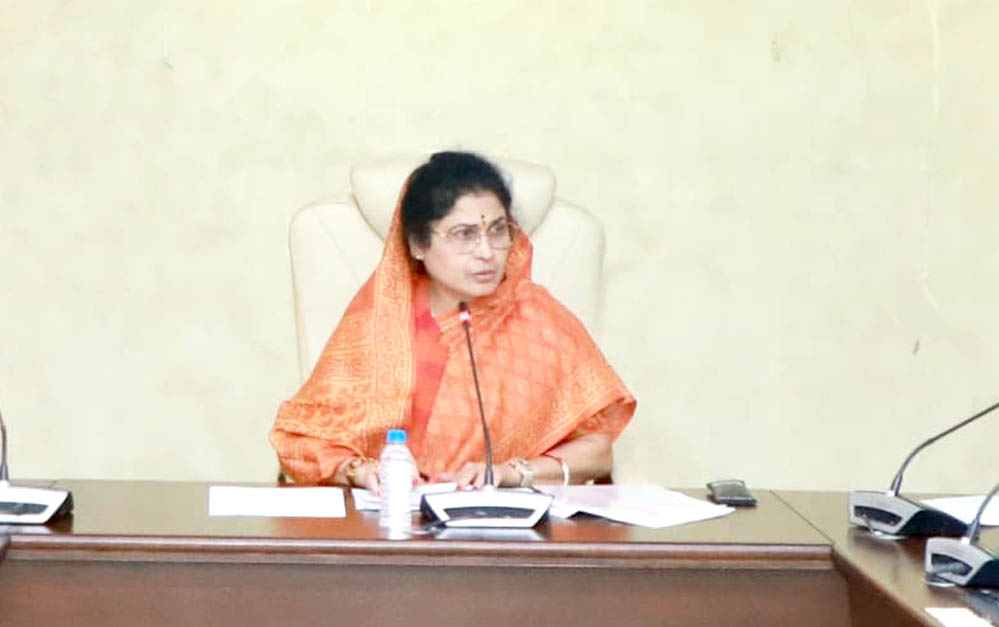 लापरवाह ठेकेदारों एक्शन की तैयारी, राज्यमंत्री गौर ने ब्लैक लिस्ट करने के दिए निर्देश लापरवाह ठेकेदारों एक्शन की तैयारी, राज्यमंत्री गौर ने ब्लैक लिस्ट करने के दिए निर्देश