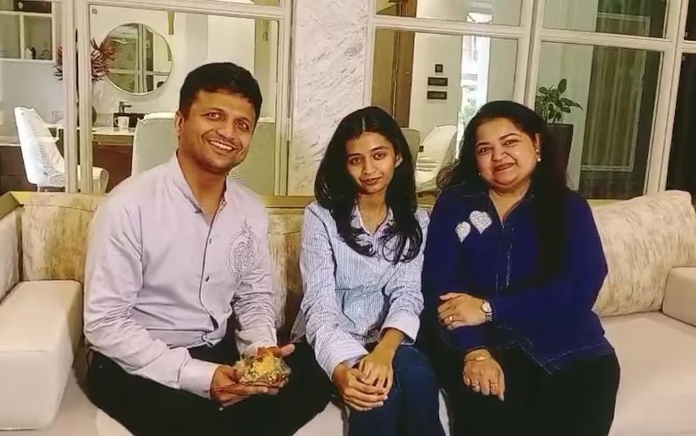 रीचेकिंग के बाद बदली किस्मत! 500 में 500 अंक लाकर रांची की अवनी केजरीवाल बनीं CBSE टॉपर
