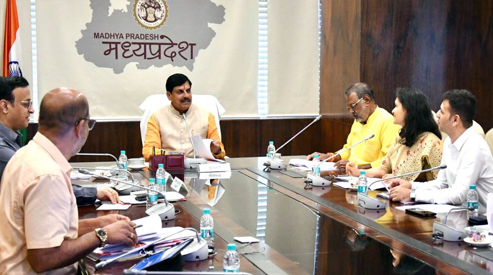बुजुर्गों और असहाय लोगों का आदर करना हमारा धर्म : मुख्यमंत्री डॉ. यादव