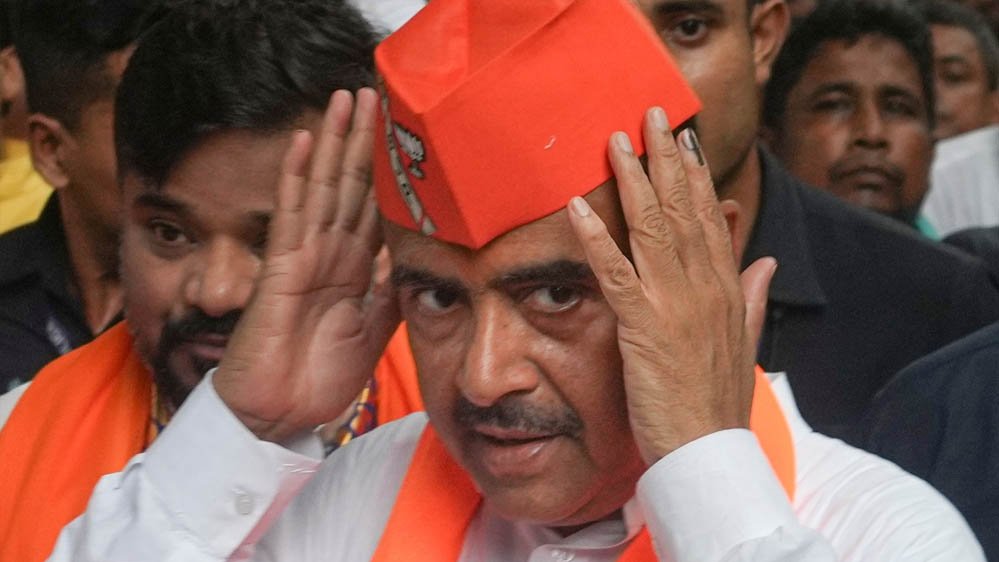 सुवेंदु अधिकारी का नया कानून चर्चा में, गुंडई पर सख्त कार्रवाई का दावा; ‘बुलडोजर मॉडल’ से भी कड़ा बताया सुवेंदु अधिकारी का नया कानून चर्चा में, गुंडई पर सख्त कार्रवाई का दावा; ‘बुलडोजर मॉडल’ से भी कड़ा बताया