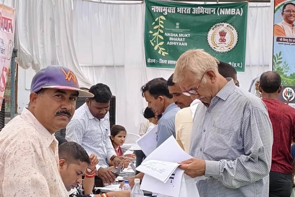 सुशासन की नई मिसाल: सारंगढ़-बिलाईगढ़ में ‘सुशासन तिहार’ बना लाचारों का मजबूत सहारा सुशासन की नई मिसाल: सारंगढ़-बिलाईगढ़ में ‘सुशासन तिहार’ बना लाचारों का मजबूत सहारा