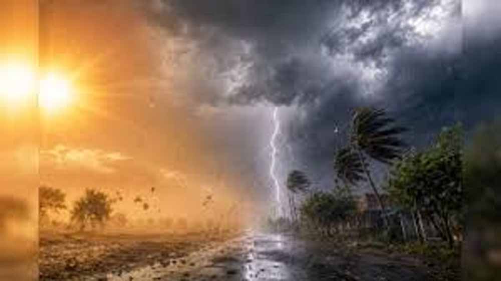 यूपी में फिर बढ़ेगा तापमान, कई जिलों में गरज-चमक और तेज हवाओं का अलर्ट