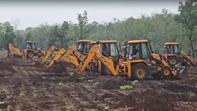 खंडवा में 200 एकड़ जंगल से हटाया अतिक्रमण, 30 JCB और 600 कर्मचारियों की बड़ी कार्रवाई