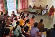 जनजातीय छात्राओं को सुरक्षा और अधिकारों के प्रति किया जा रहा जागरूक