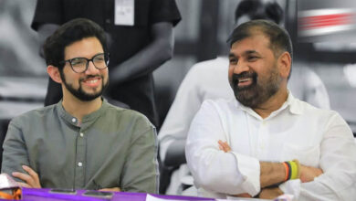 उद्धव ठाकरे को बड़ा झटका, आदित्य ठाकरे के करीबी सचिन अहीर ने भी छोड़ा साथ उद्धव ठाकरे को बड़ा झटका, आदित्य ठाकरे के करीबी सचिन अहीर ने भी छोड़ा साथ