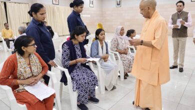 लखनऊ में ‘जनता दर्शन’: सीएम योगी ने सुनीं फरियादियों की समस्याएं लखनऊ में ‘जनता दर्शन’: सीएम योगी ने सुनीं फरियादियों की समस्याएं