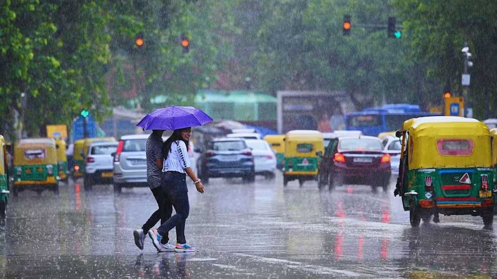 मुंबई में मौसम का डबल अटैक! आंधी-तूफान और झमाझम बारिश का अलर्ट, मॉनसून पर बड़ा अपडेट
